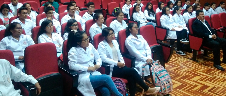 Ingresantes 2018 a la Facultad de Odontología reciben bienvenida